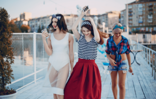 ¿Qué ropa debe llevar la novia en su despedida?
