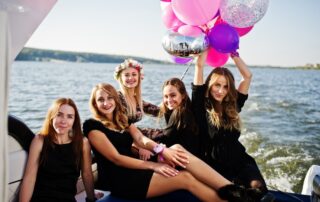 Fiesta privada en un yate para despedidas en Costal del Sol