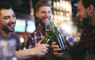 ¿Quién paga la despedida de soltero o soltera